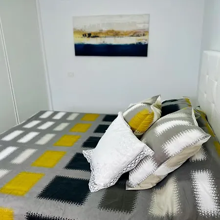 Luxury * طوستا ديل سيلونثيو